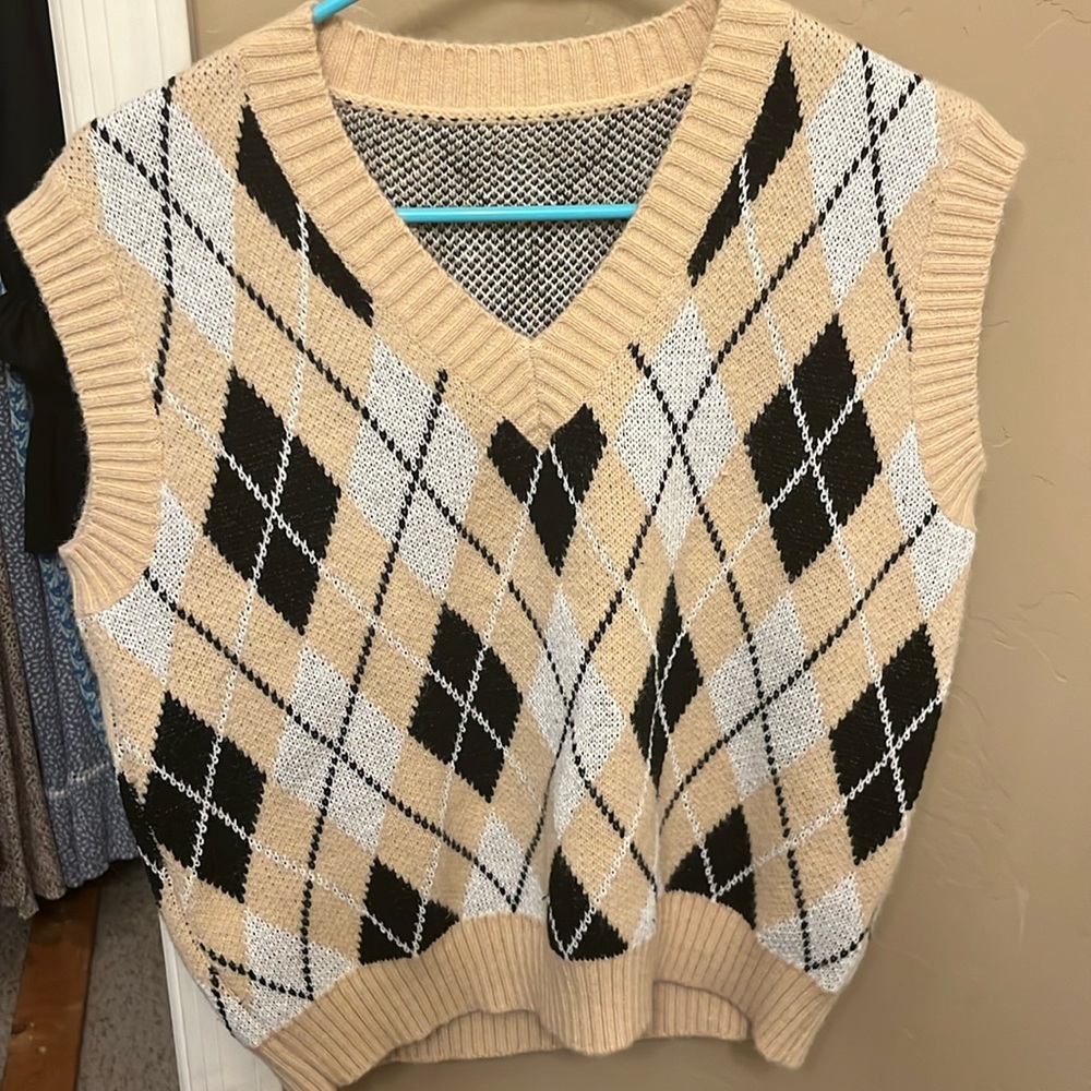 Women’s oversized sweater vest